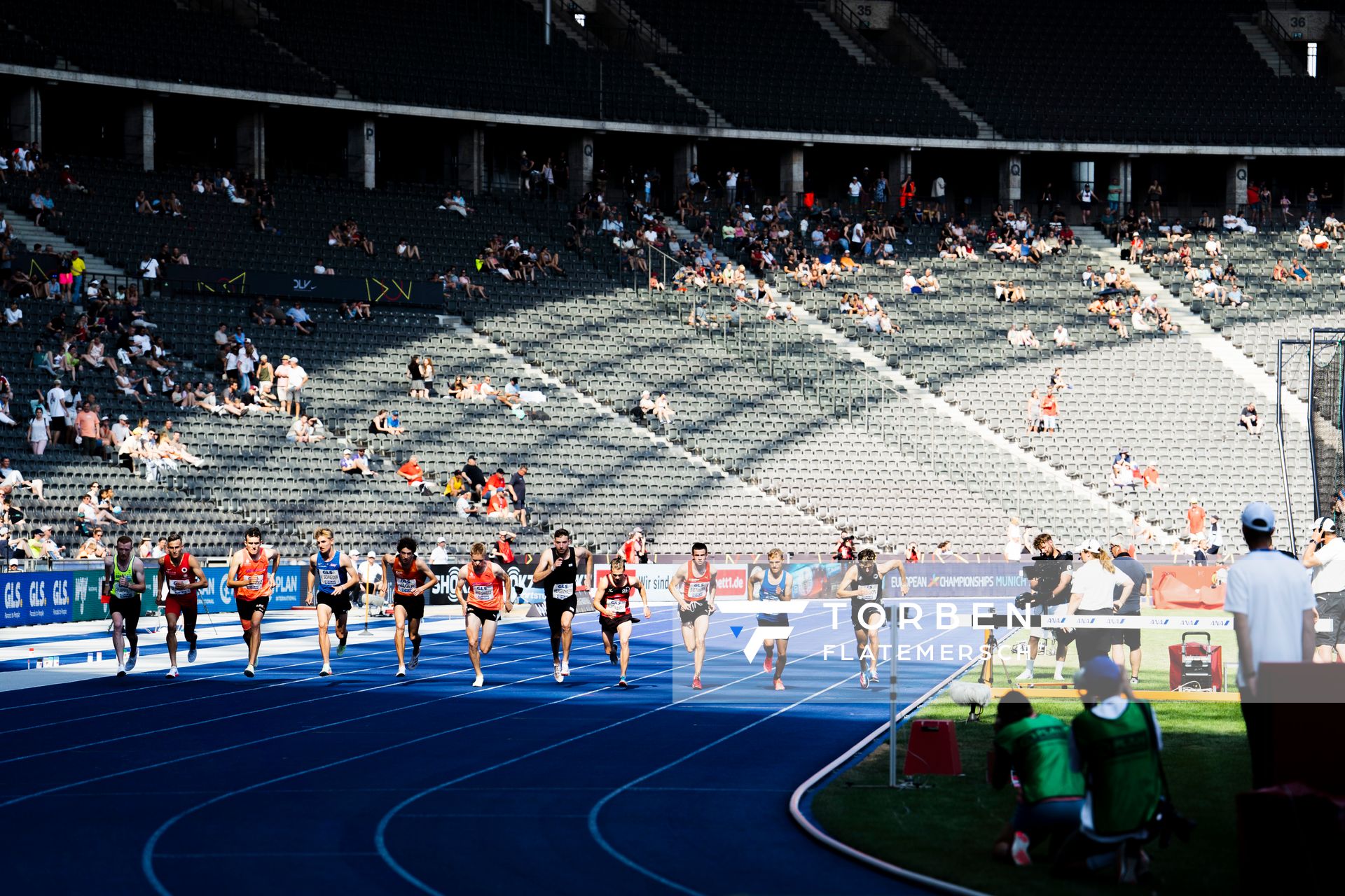 3000m Start waehrend der deutschen Leichtathletik-Meisterschaften im Olympiastadion am 26.06.2022 in Berlin